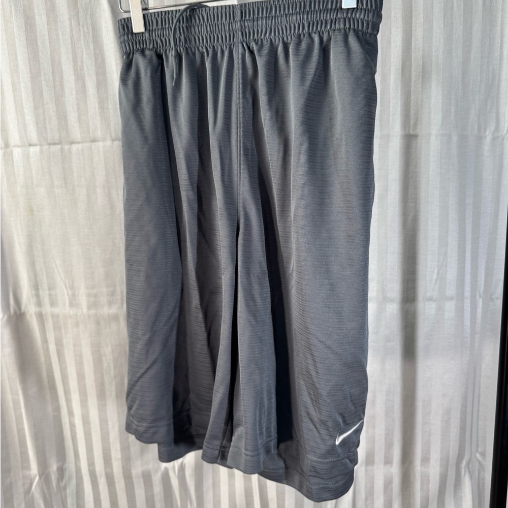 Nike Men's Gray Athletic Shorts